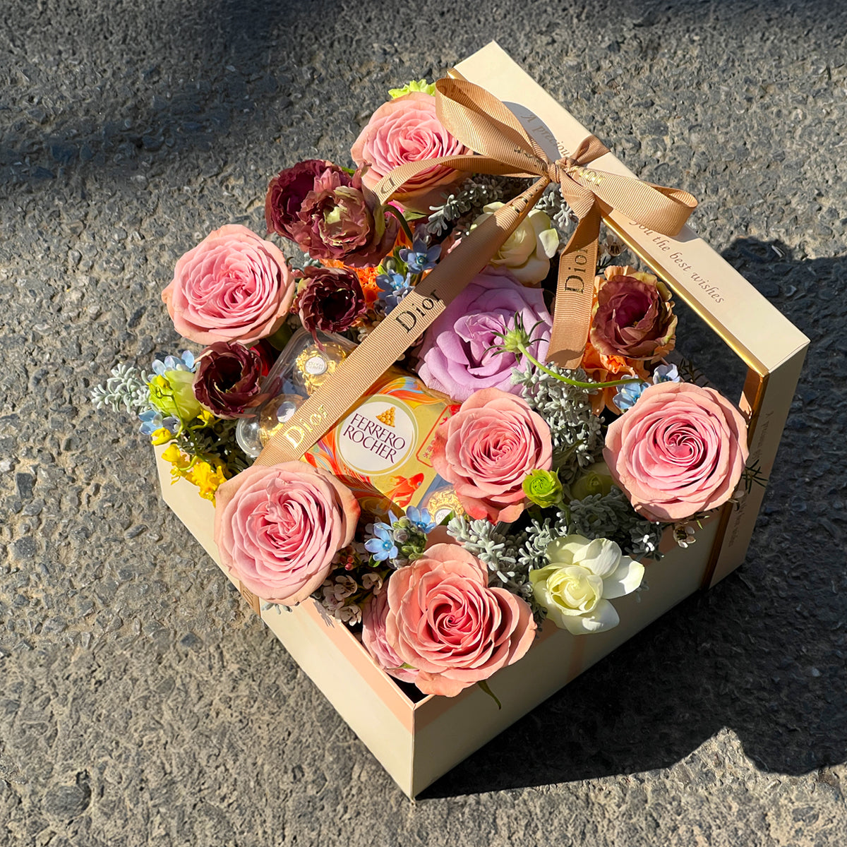 Ferrero & Pink Rose Gift Box