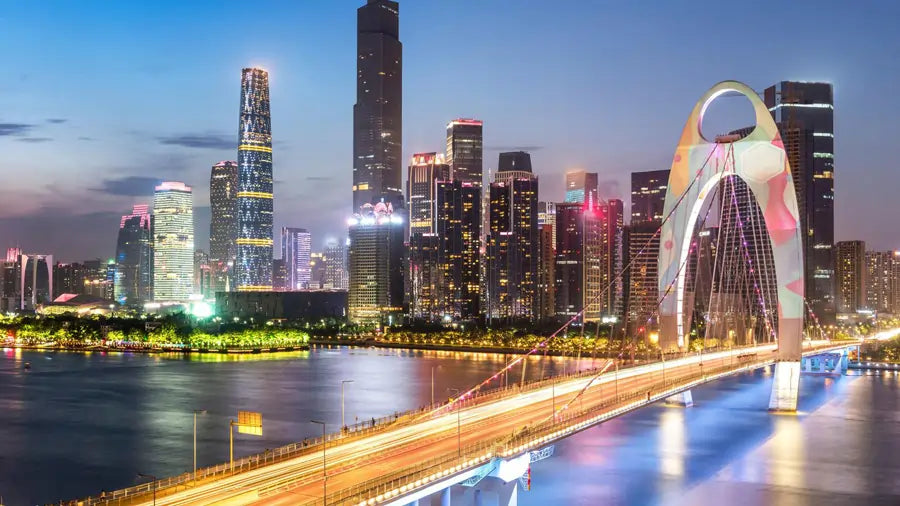 A photo of Guangzhou's skyline, a city where Rên Gifts delivers flowers to.