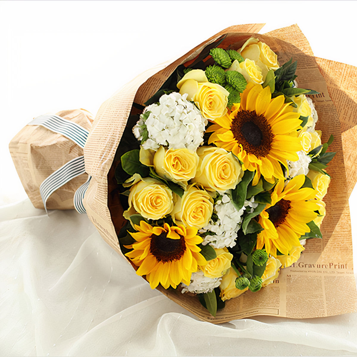 Bouquet de fleurs de tournesol et de rose